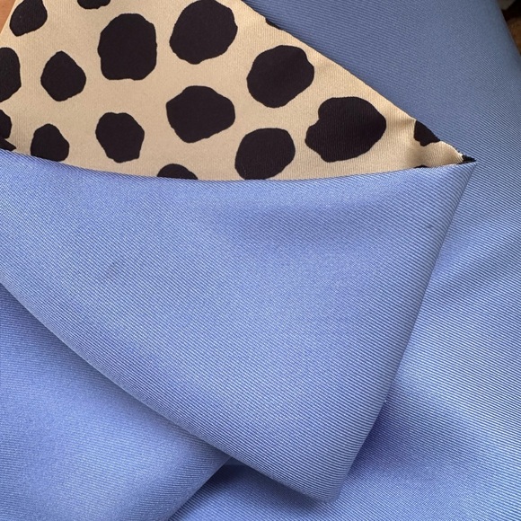 Hermes Faune Giant Pointe silk scarf 48” wide x 25” tall - Picture 5 of 5